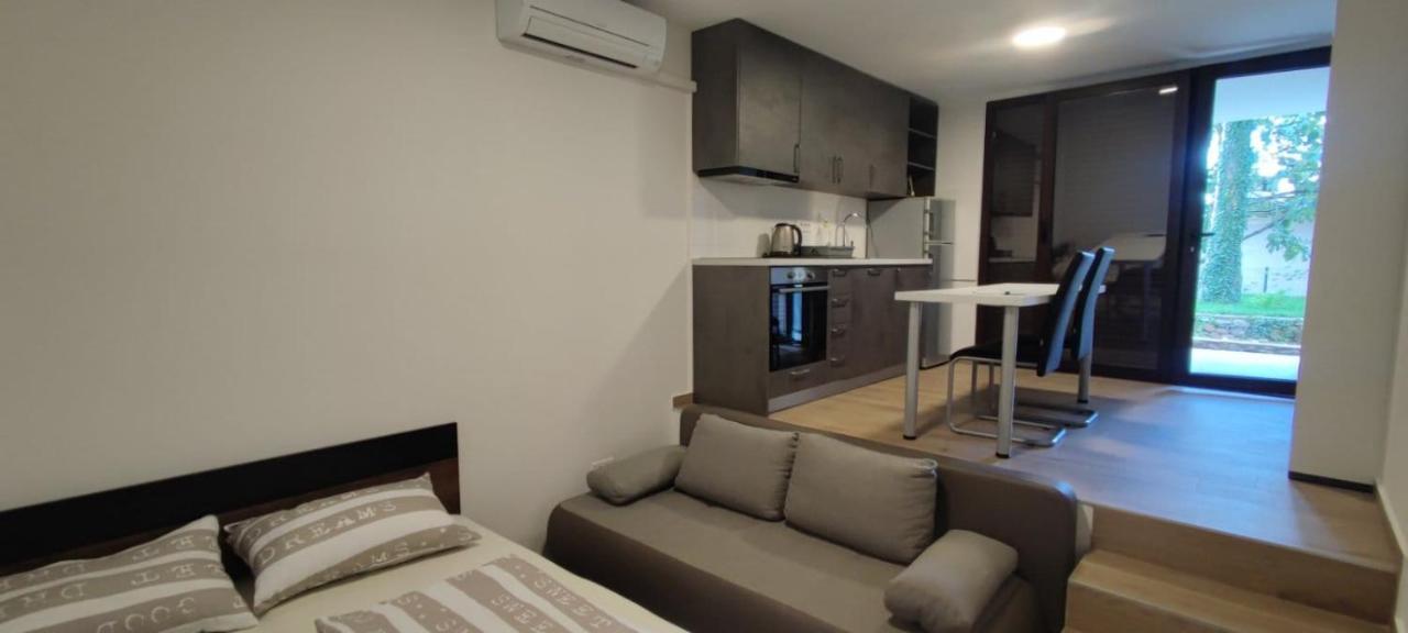 Studio Malinska, 30M From The Beach ภายนอก รูปภาพ